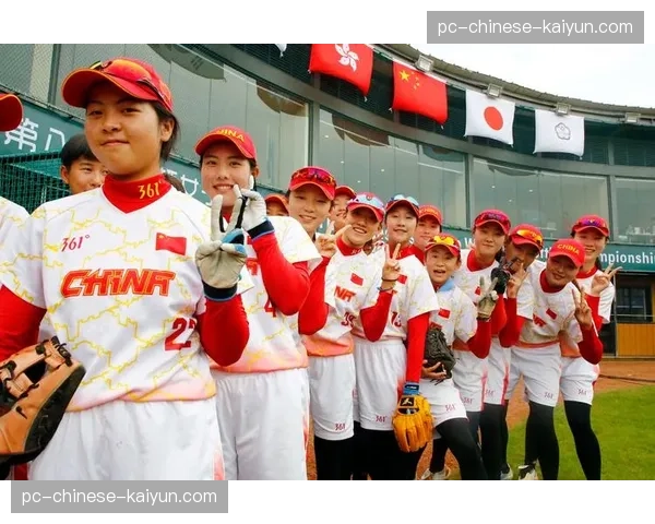 英国国手、外野手克洛伊·戴维斯加盟日本女子职业垒球联赛